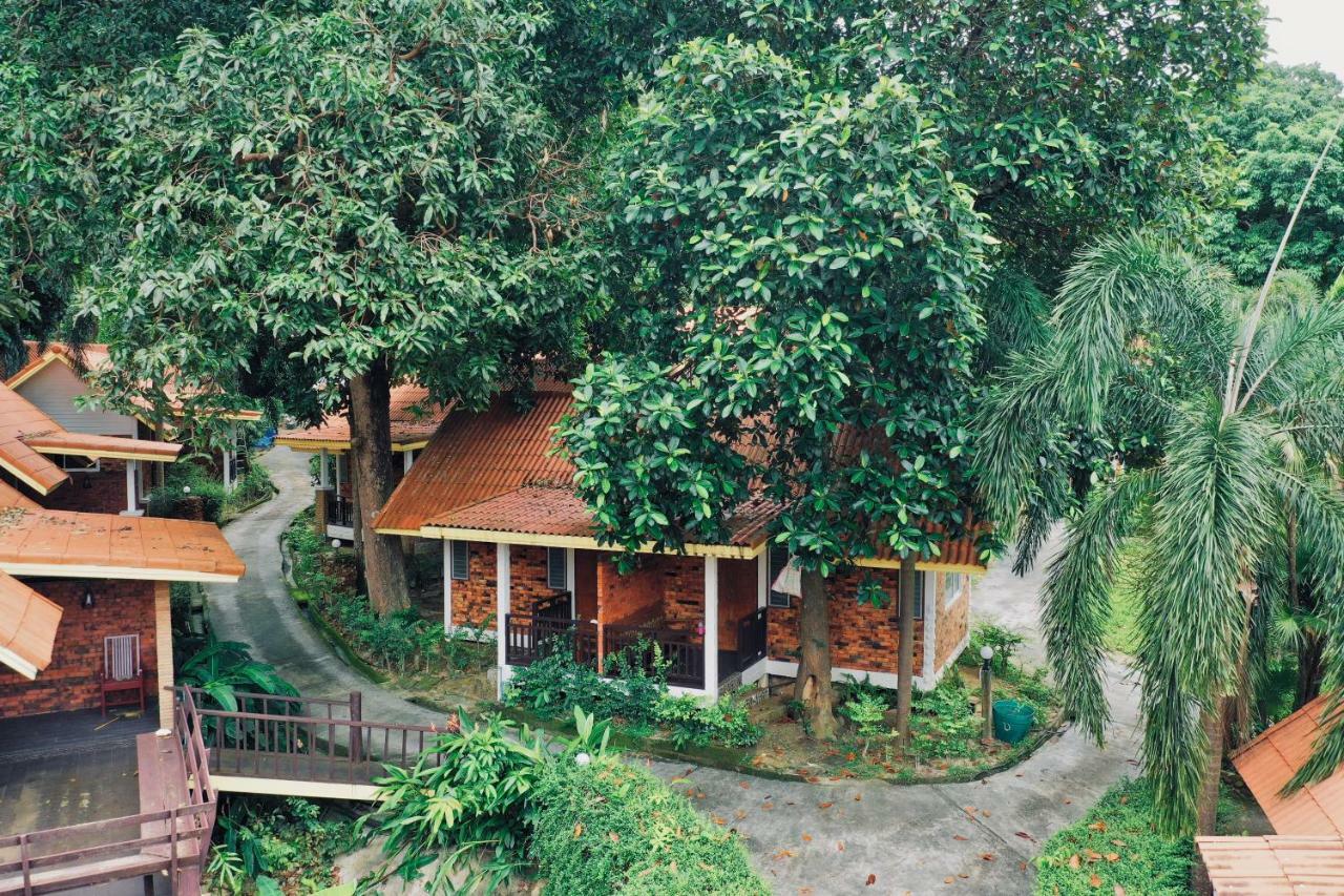 Adang Island Resort Koh Lipe Exterior foto